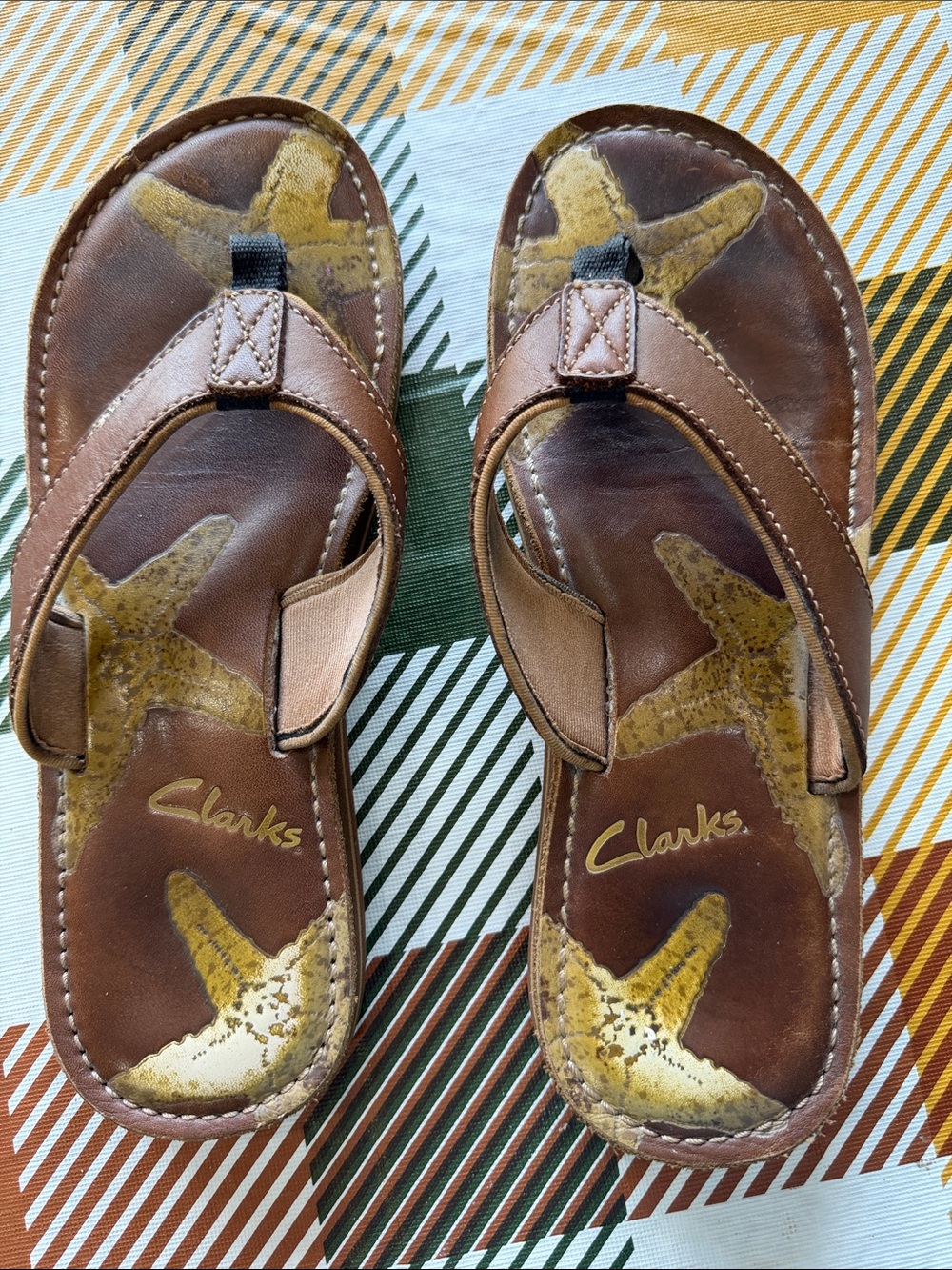 Clarks Leather Sandals Flip-Flops Starfish Design Size 9 Bonus Travel Shoe Bag